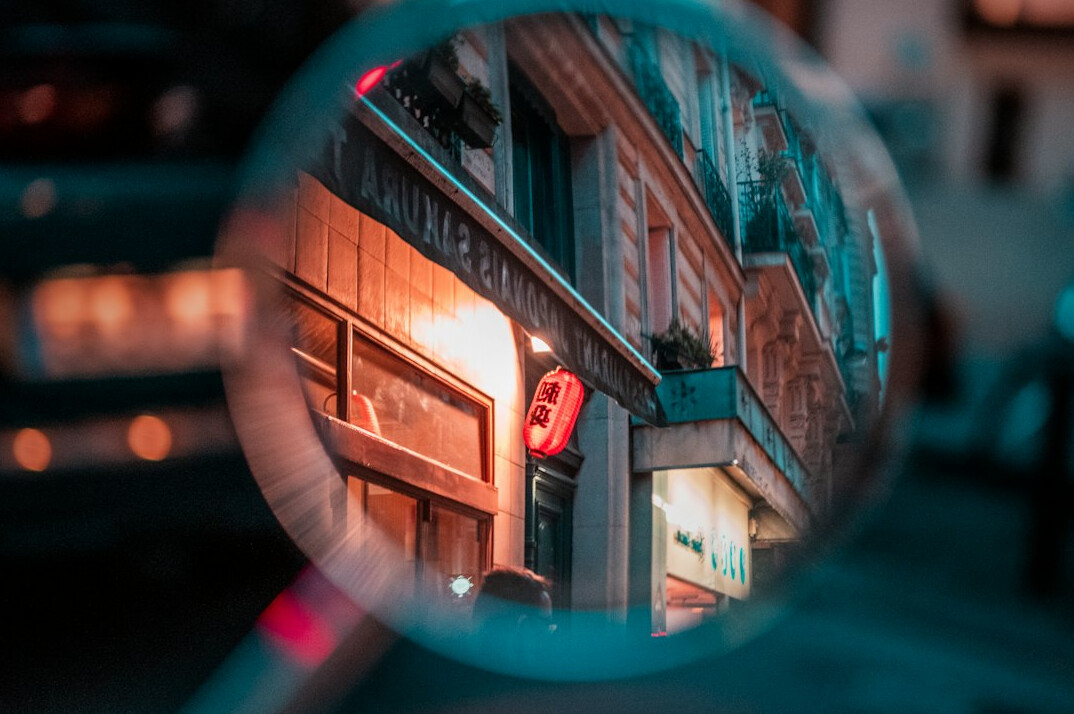 detective magnifying glass closeup